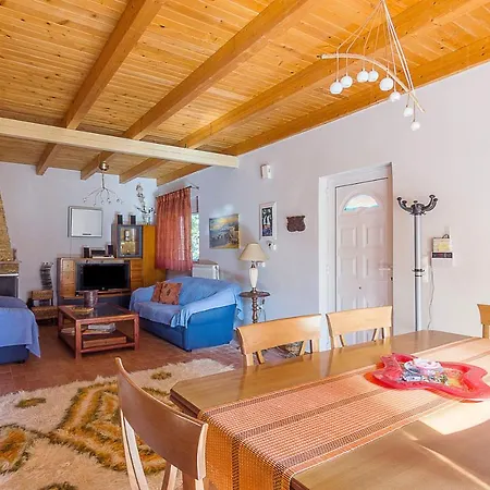 Family 4bd Maisonette With Garden * Porto Rafti