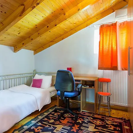 Family 4bd Maisonette With Garden Holiday home Porto Rafti