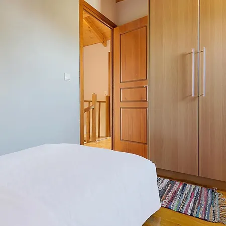 Family 4bd Maisonette With Garden Holiday home