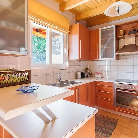 Family 4bd Maisonette With Garden Holiday home *