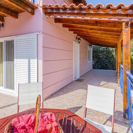 Family 4bd Maisonette With Garden Holiday home Porto Rafti