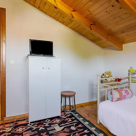 Family 4bd Maisonette With Garden Holiday home Porto Rafti