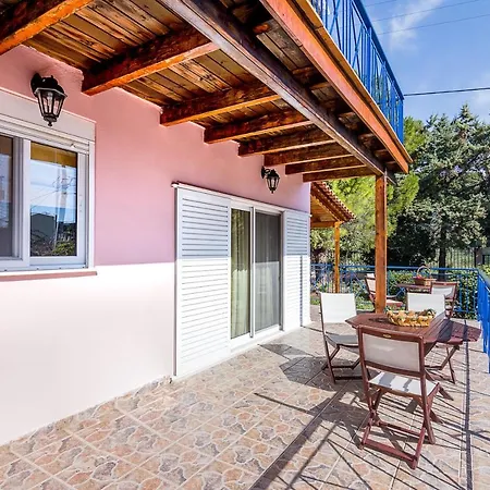 Family 4bd Maisonette With Garden Holiday home