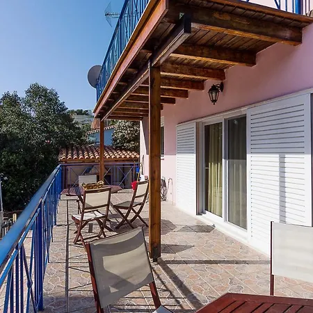 Family 4bd Maisonette With Garden Holiday home